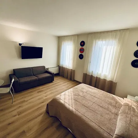 House 325 Daire *